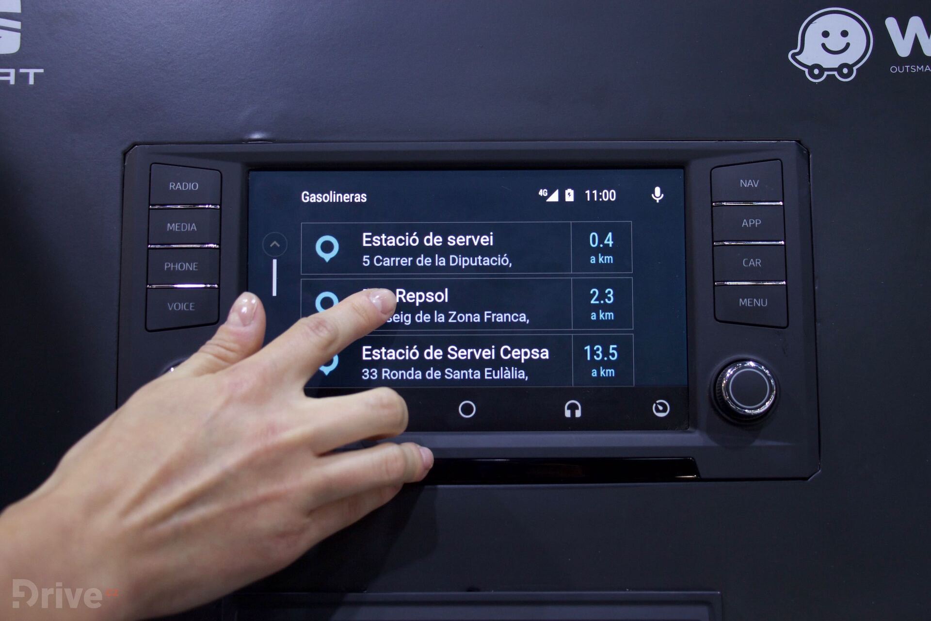 Aplikace Waze ve voze SEAT