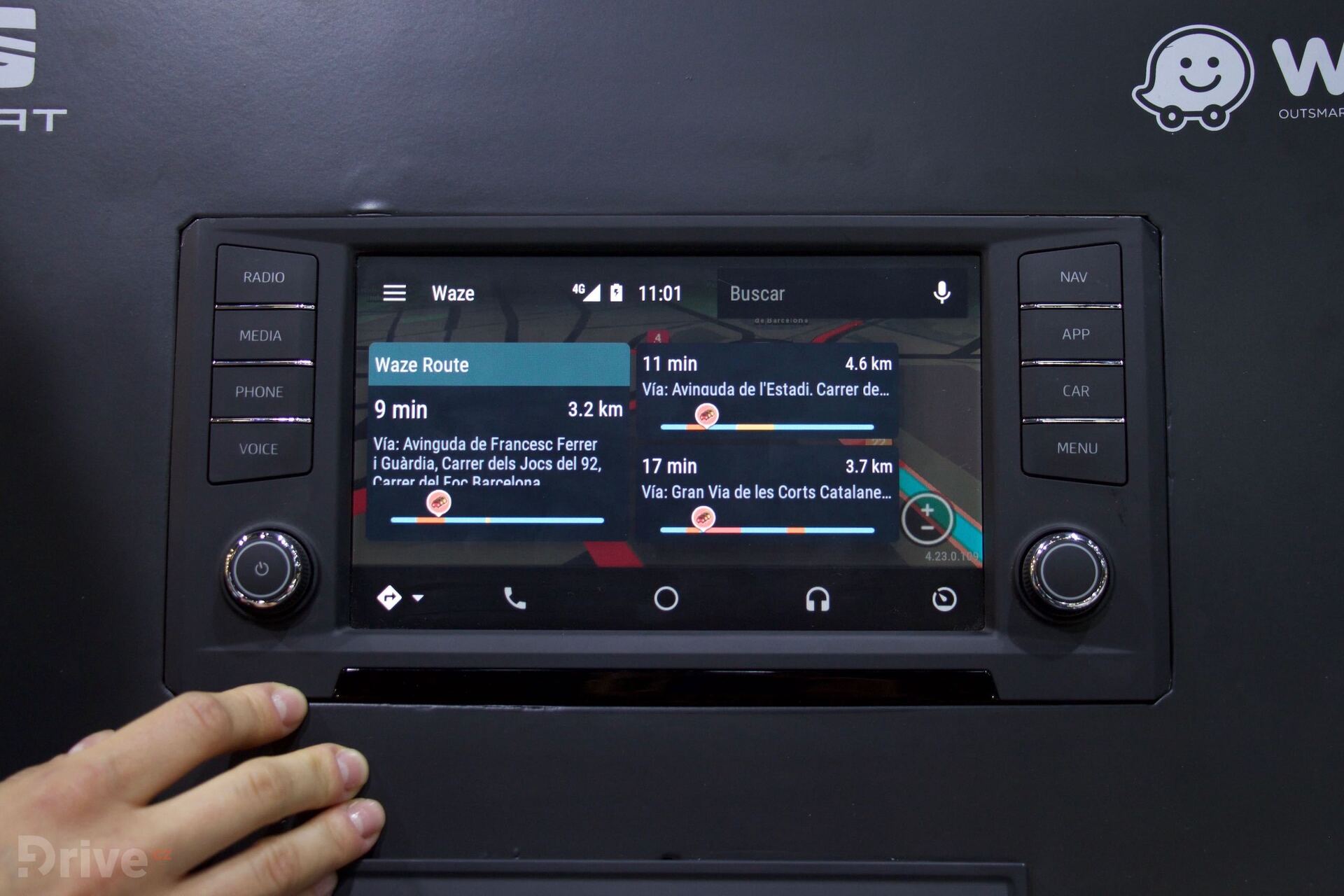 Aplikace Waze ve voze SEAT