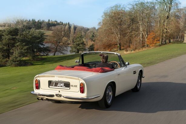 Aston Martin DB6 Volante