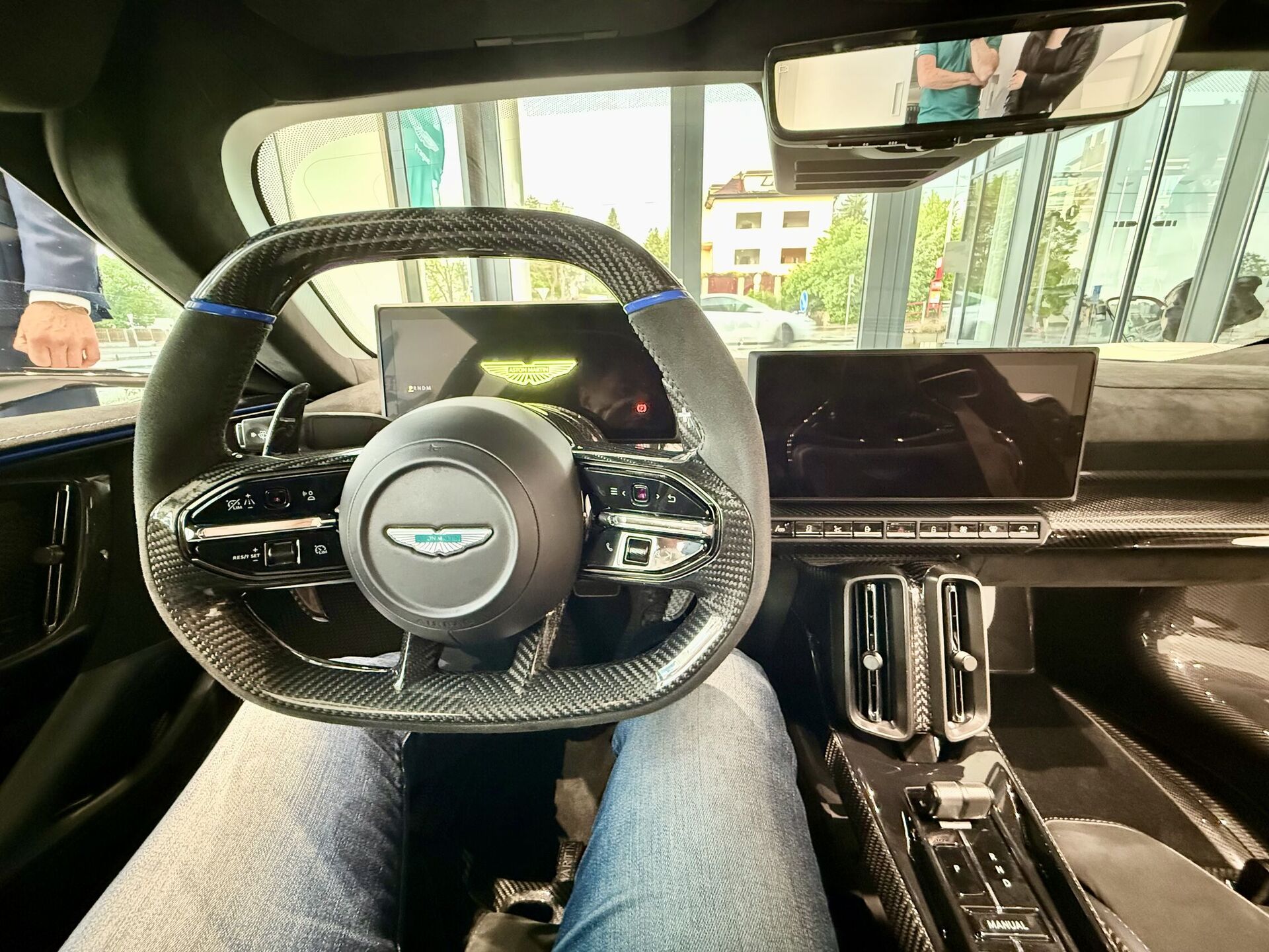 Aston Martin Valhalla v Praze