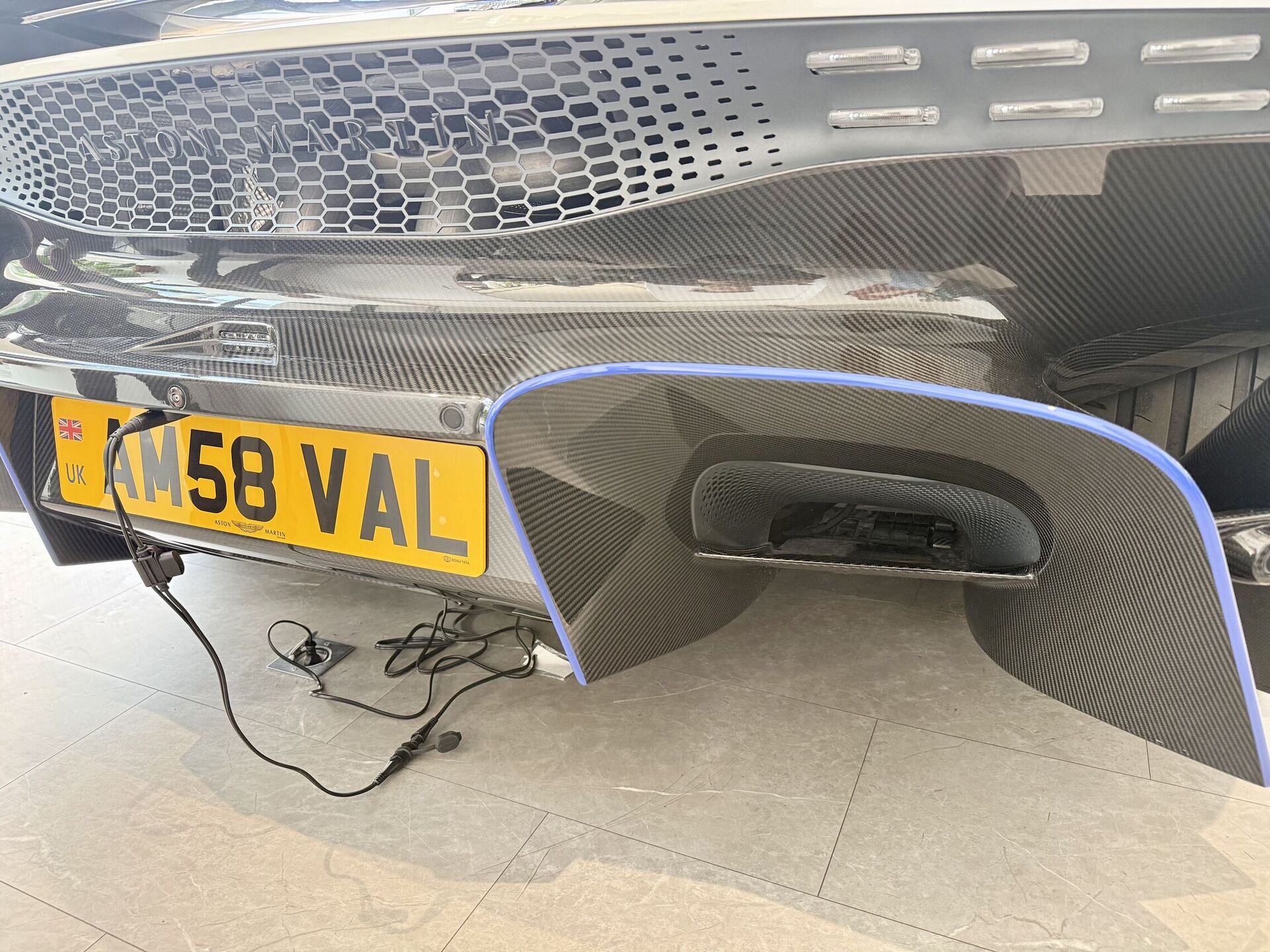 Aston Martin Valhalla v Praze