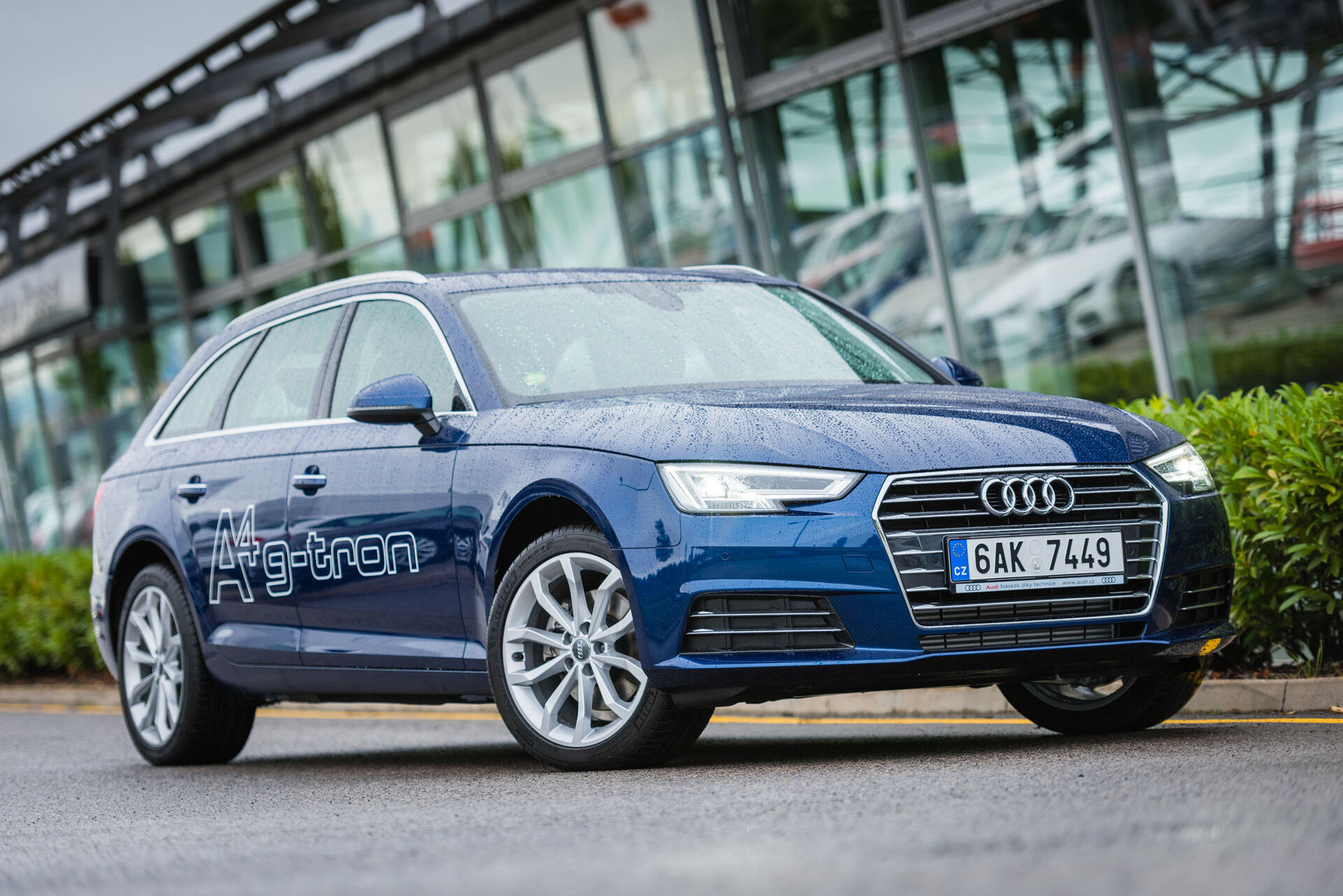 Audi A4 g-tron (2015)