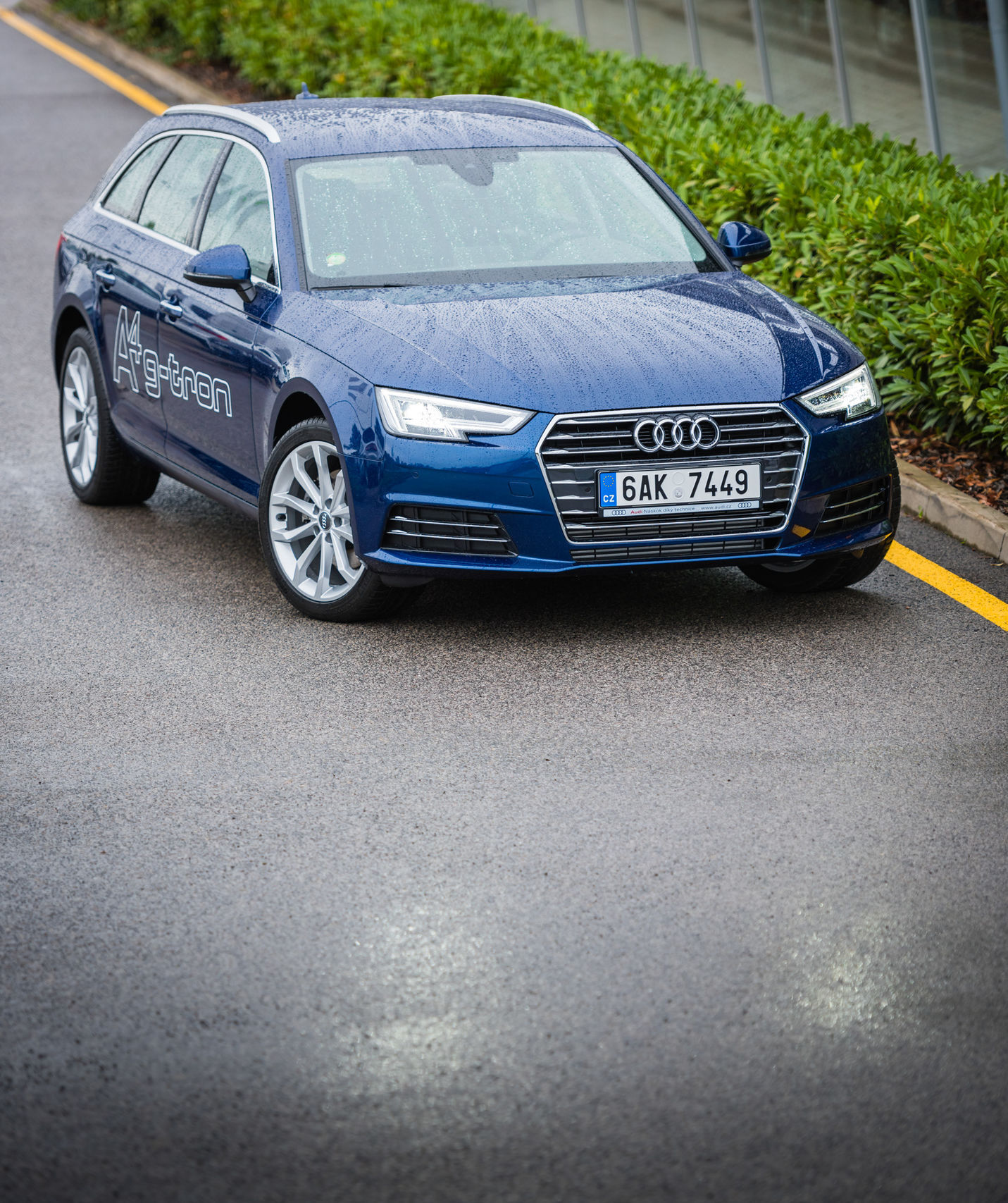 Audi A4 g-tron (2015)