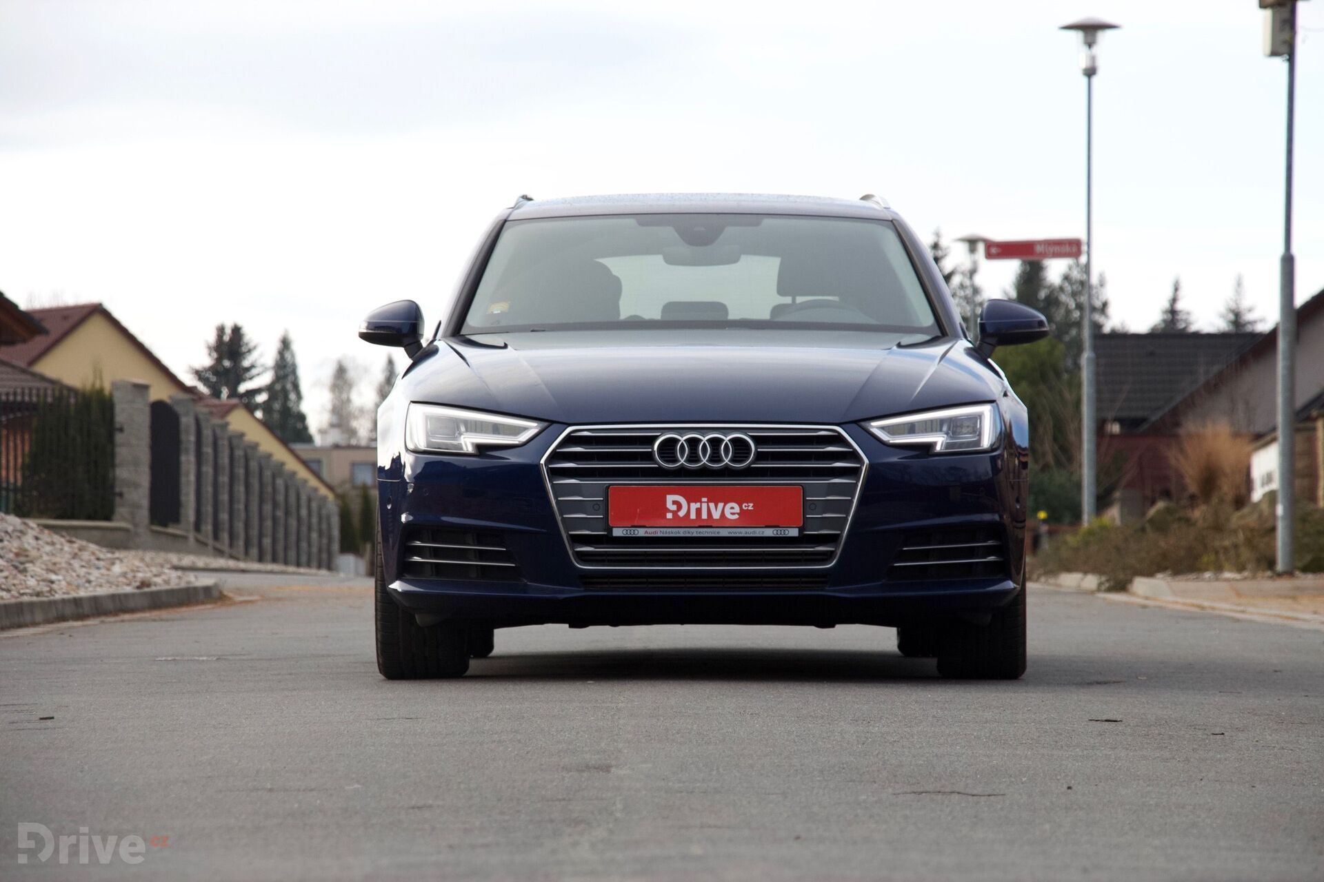 Audi A4 g-tron (2015)