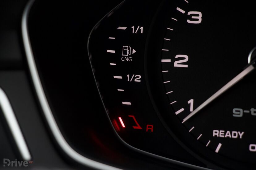 Audi A4 g-tron (2015)