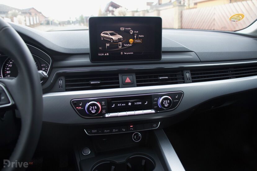 Audi A4 g-tron (2015)