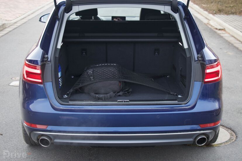 Audi A4 g-tron (2015)