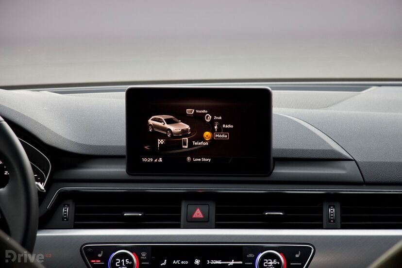 Audi A4 g-tron (2015)