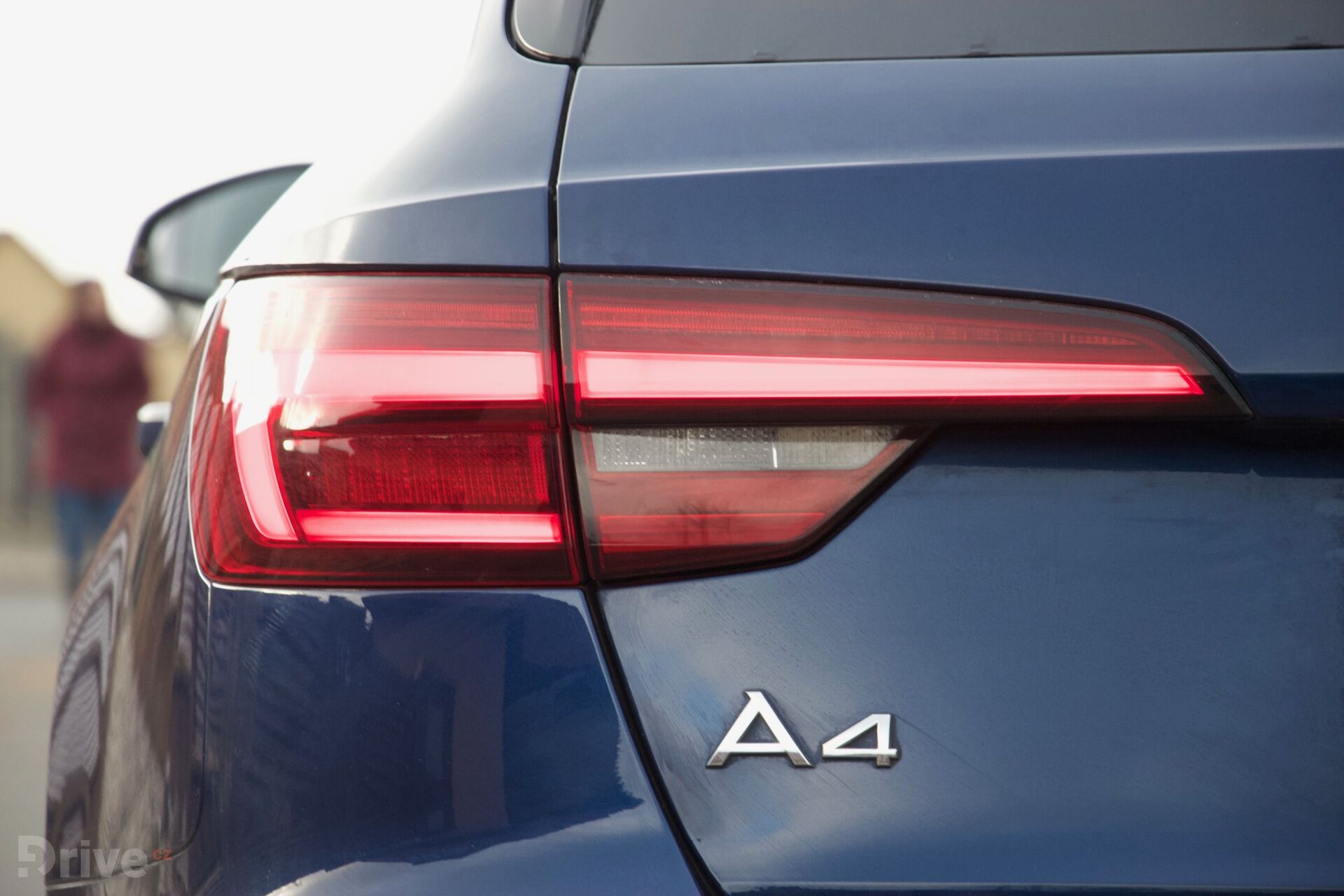 Audi A4 g-tron (2015)