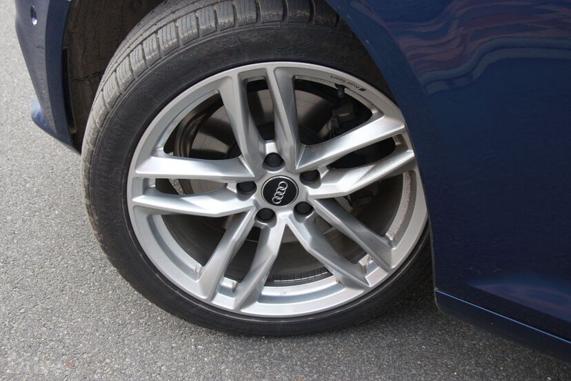 Audi A4 g-tron (2015)