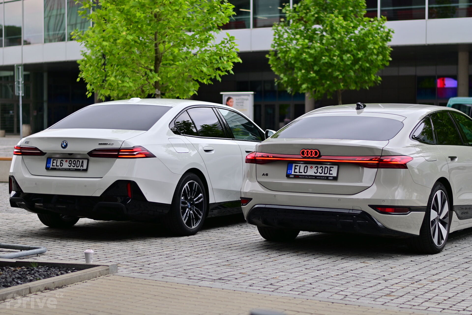 Audi A6 e-tron vs. BMW i5