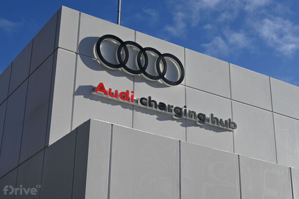 Audi charging hub