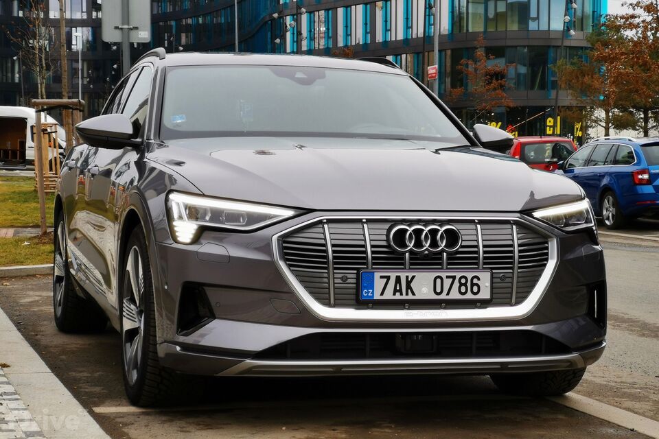 Audi e-tron