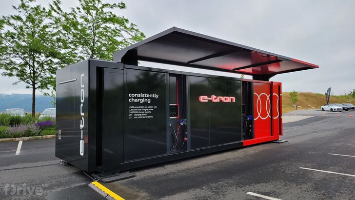 Audi e-tron mobilní nabíječka