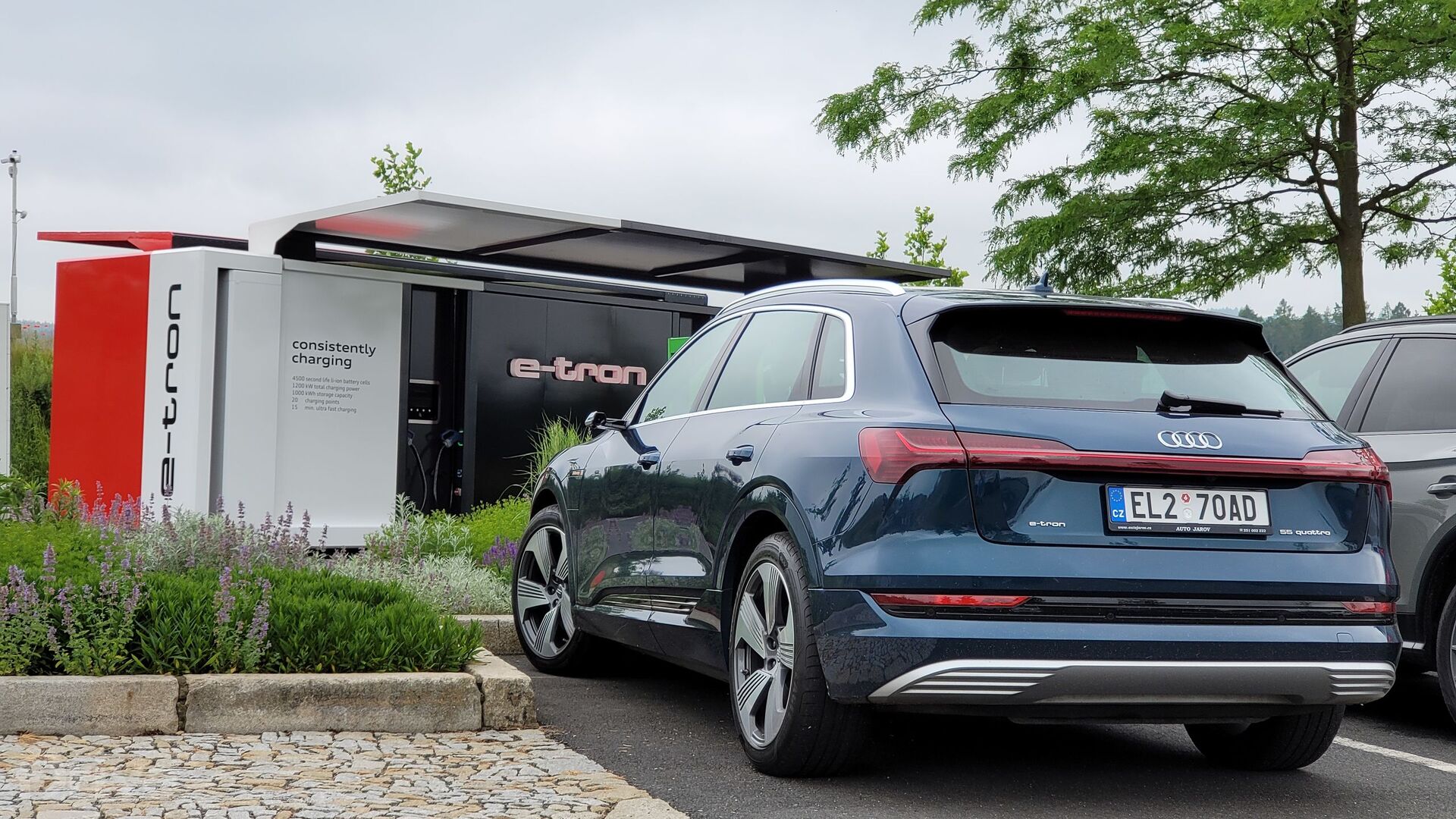 Audi e-tron mobilní nabíječka
