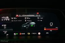 Audi e-tron na nabíjecí stanici E.ON