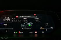 Audi e-tron na nabíjecí stanici E.ON