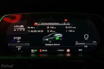 Audi e-tron na nabíjecí stanici E.ON