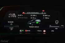 Audi e-tron na nabíjecí stanici E.ON