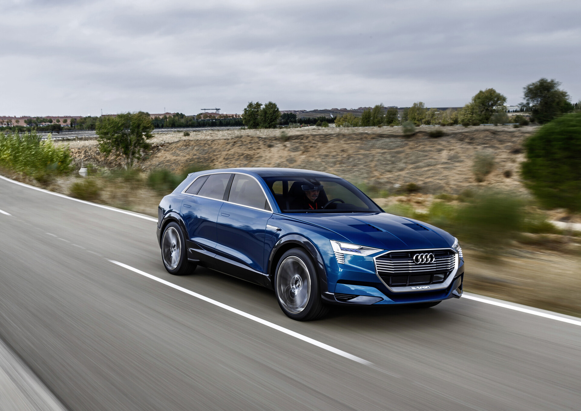 Audi e-tron quattro koncept (2016)