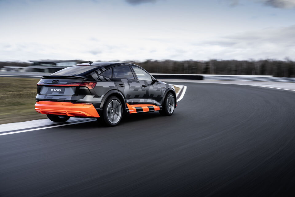 Audi e-tron S (2020)