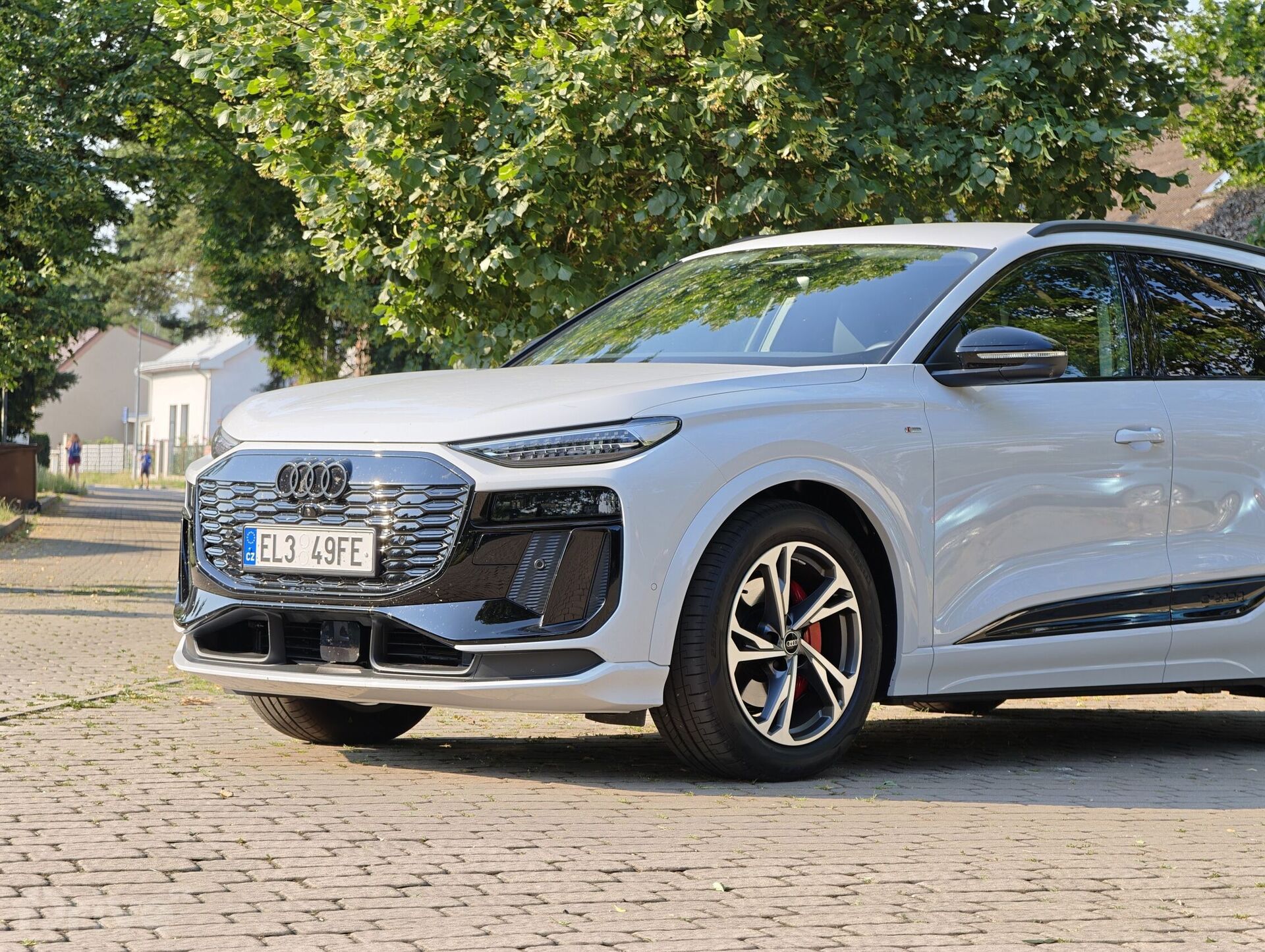 Audi Q6 e-tron (2023)