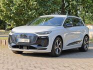 Audi Q6 e-tron (2023)