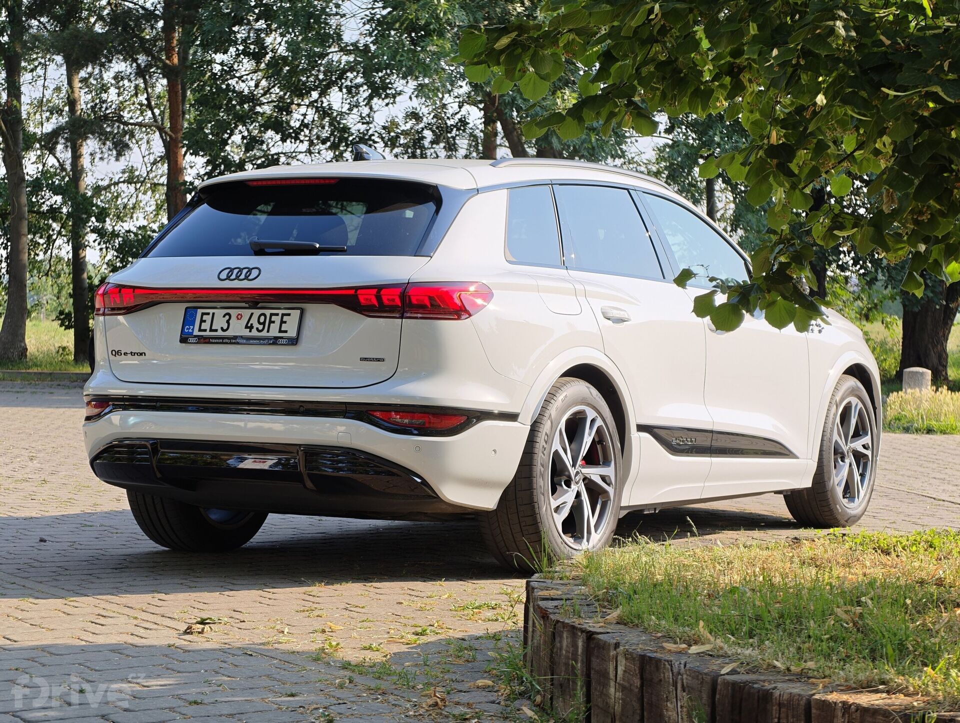 Audi Q6 e-tron (2023)