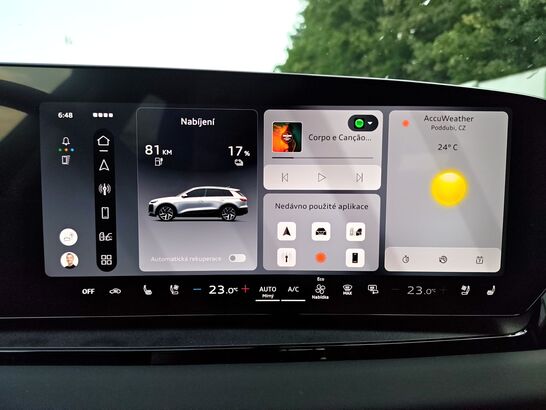 Audi Q6 e-tron (2023)
