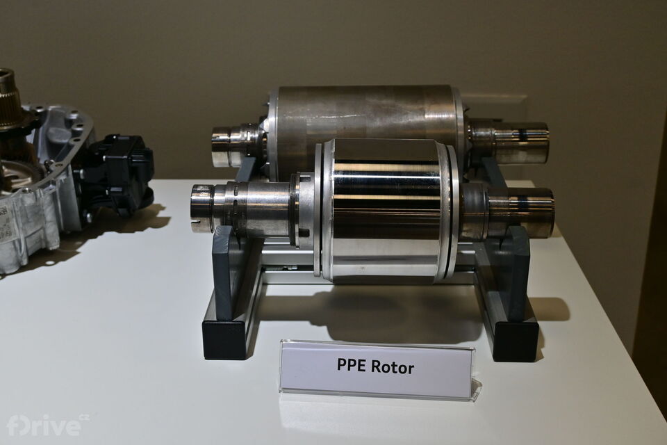 Audi Q6 e-tron (2023)