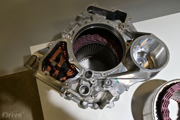 Audi Q6 e-tron (2023)