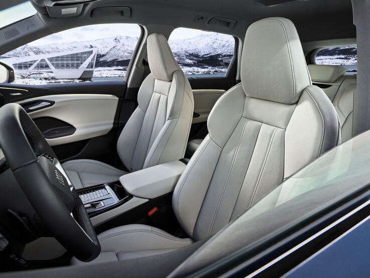 Audi Q6 e-tron (2023)