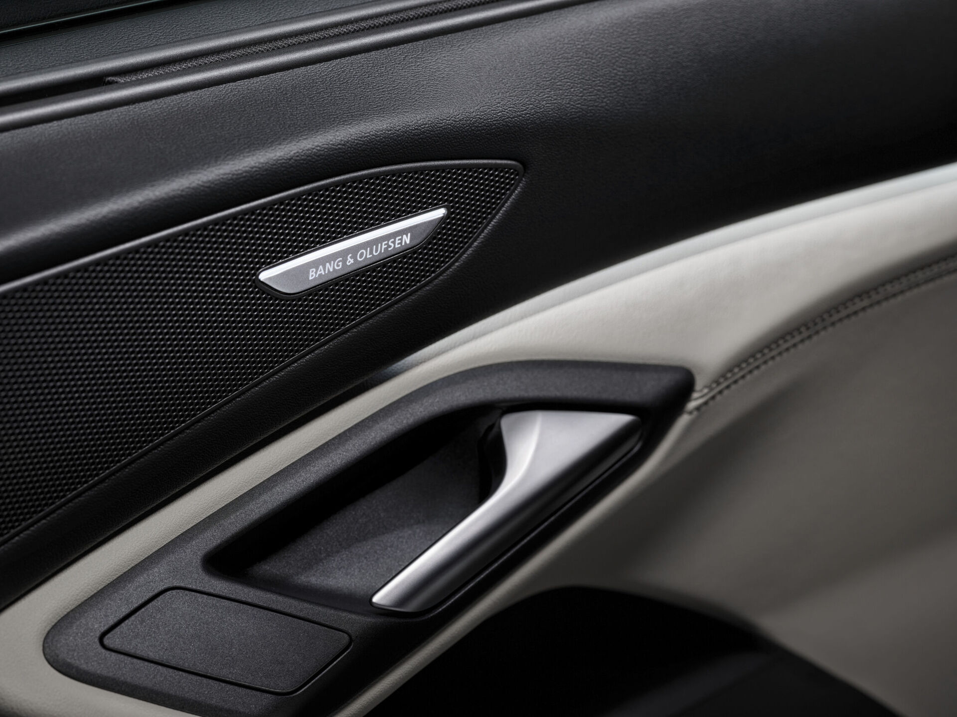 Audi Q6 e-tron (2023)