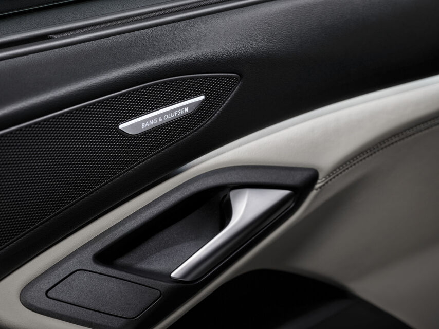 Audi Q6 e-tron (2023)