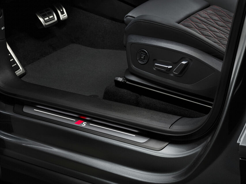 Audi Q6 e-tron (2023)