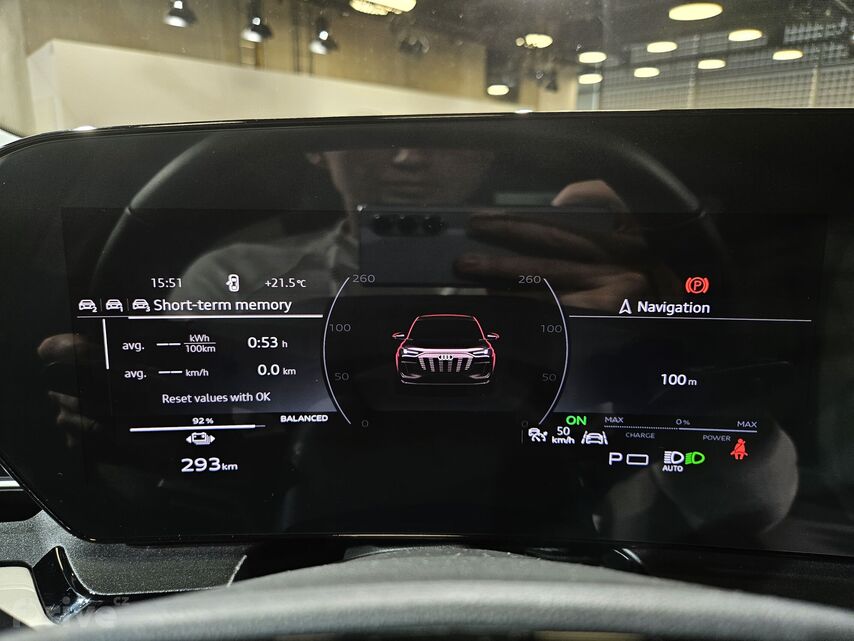 Audi Q6 e-tron (2023)