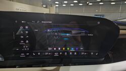 Audi Q6 e-tron (2023)