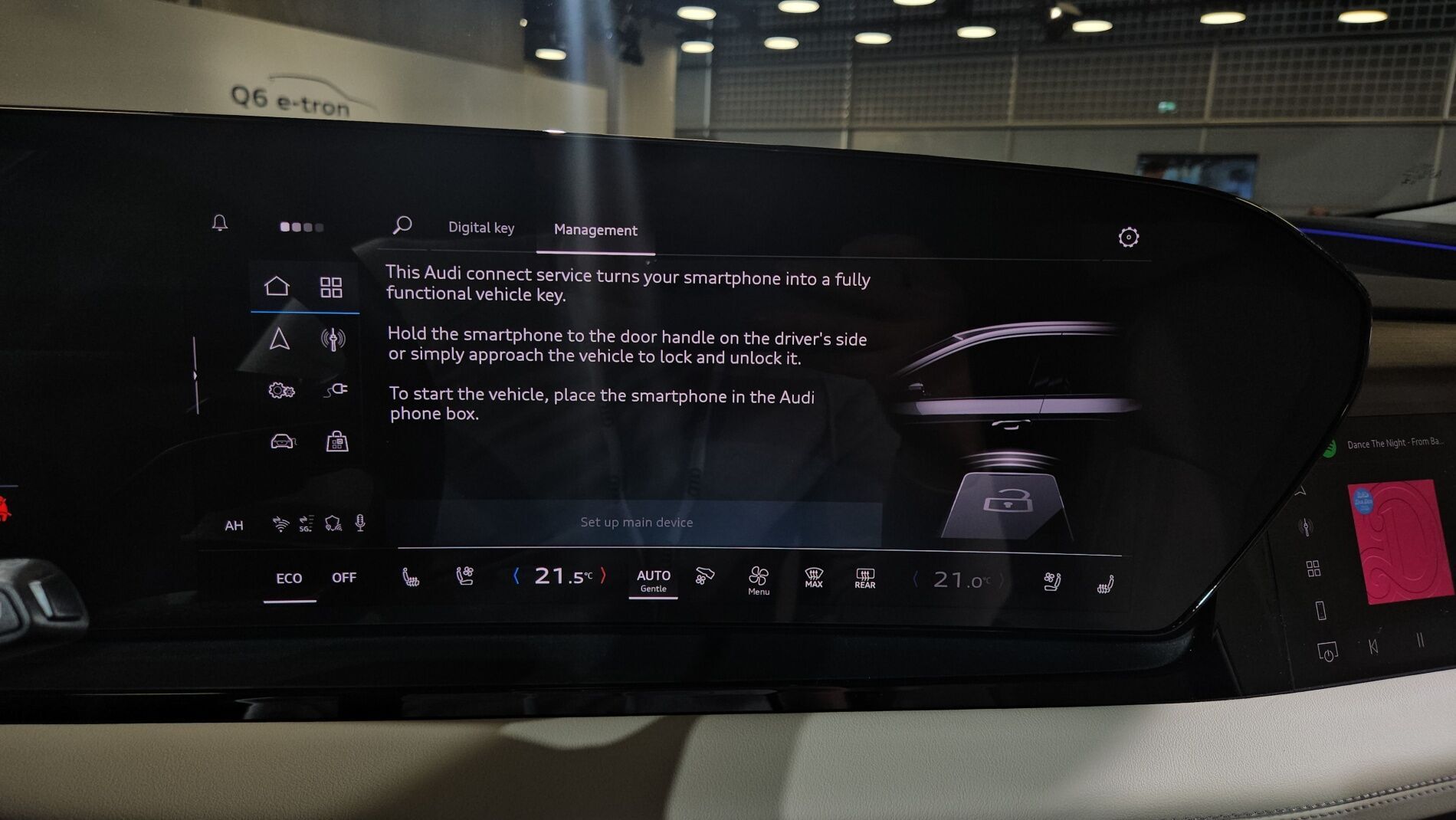 Audi Q6 e-tron (2023)