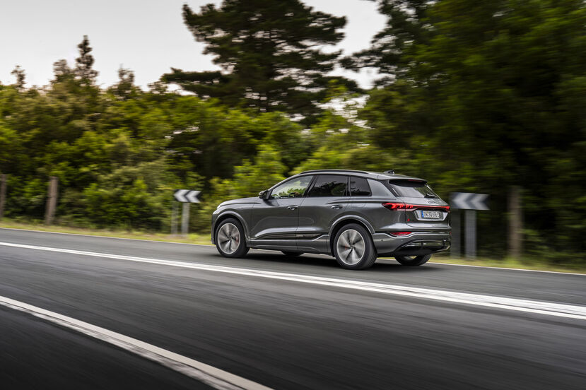 Audi Q6 e-tron (2023)