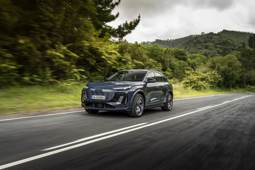 Audi Q6 e-tron (2023)