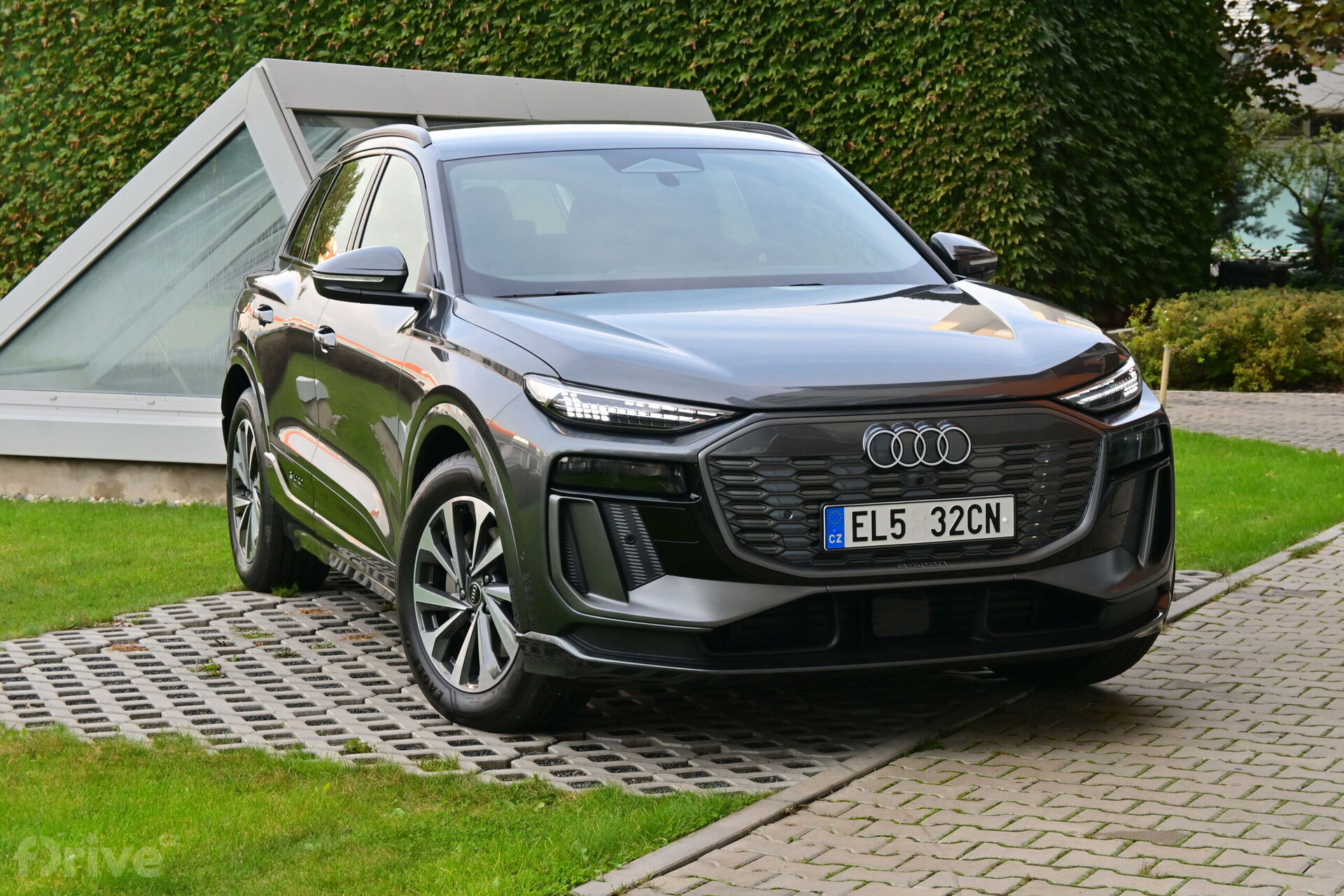 Audi Q6 e-tron (2023)