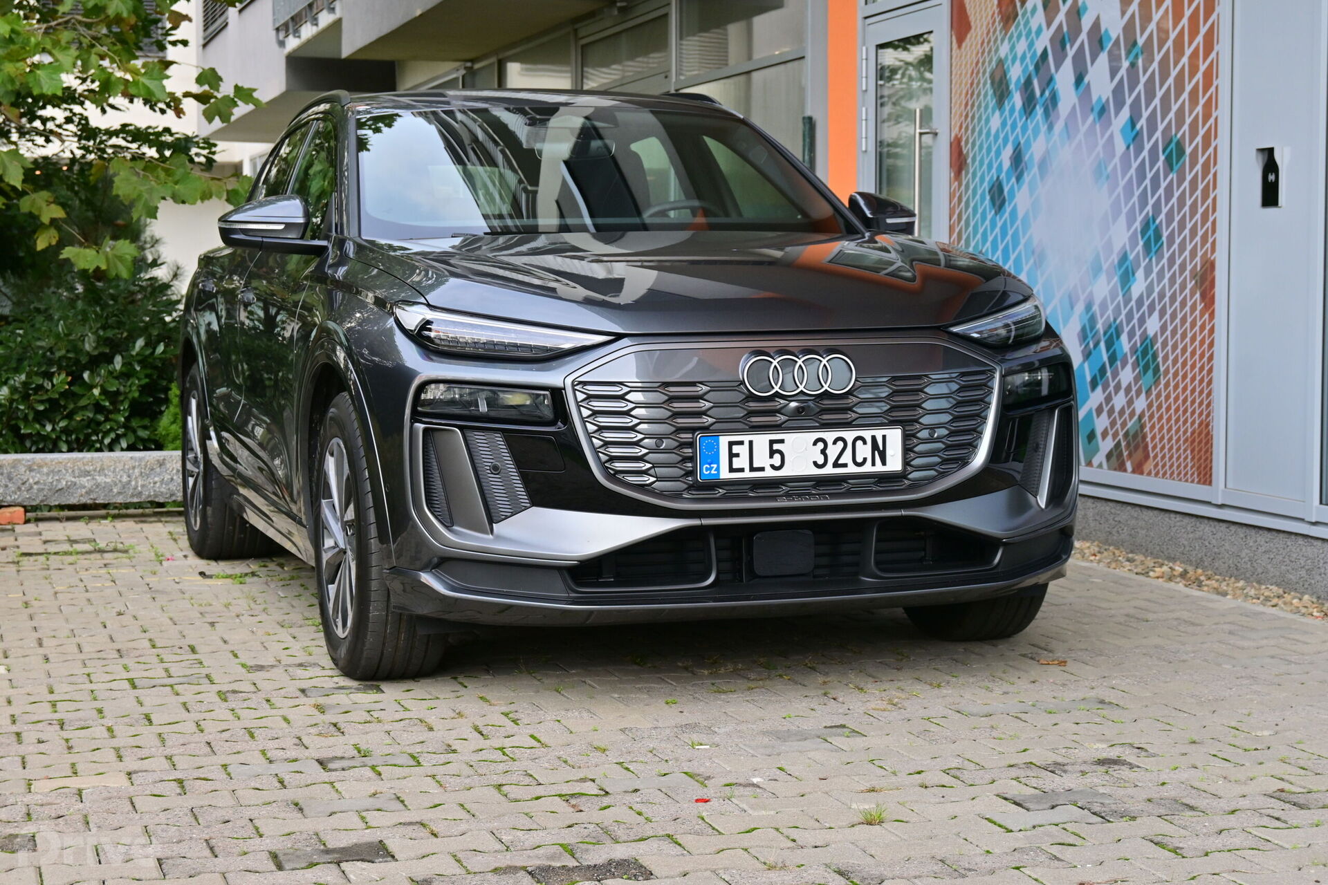 Audi Q6 e-tron (2023)