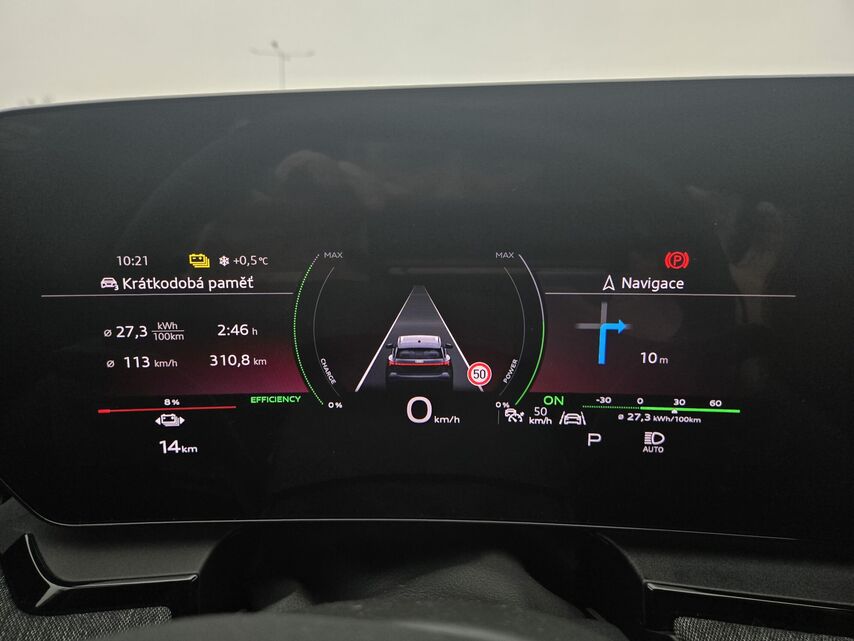 Audi Q6 e-tron (2023)