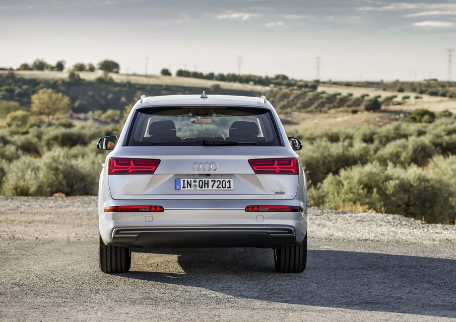 Audi Q7 e-tron (2015)