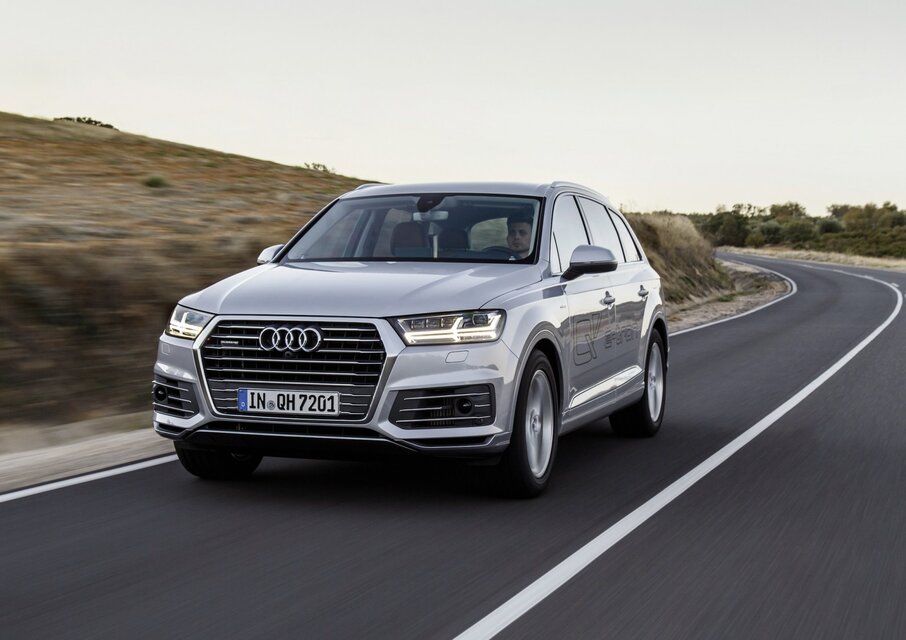 Audi Q7 e-tron (2015)