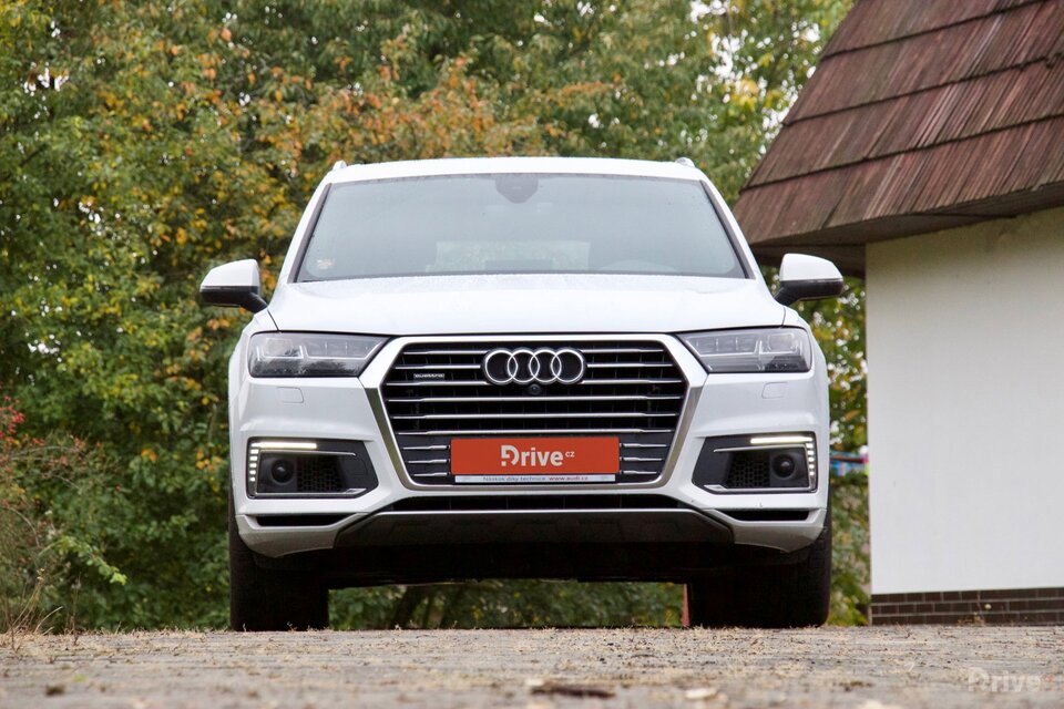 Audi Q7 e-tron (2015)