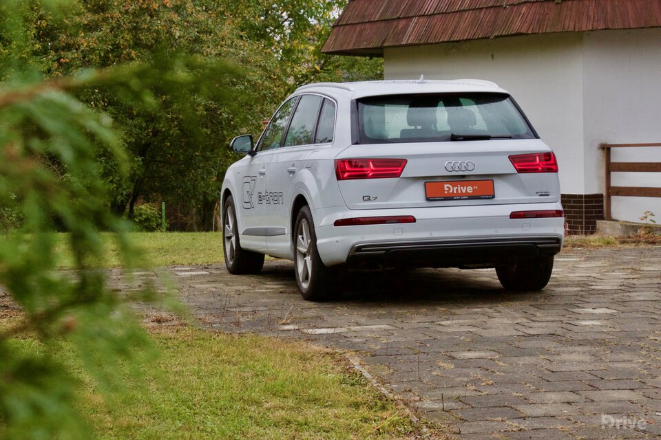 Audi Q7 e-tron (2015)