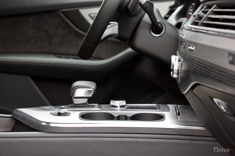 Audi Q7 e-tron (2015)