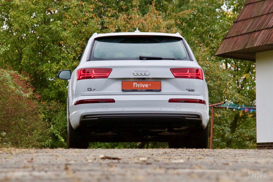 Audi Q7 e-tron (2015)