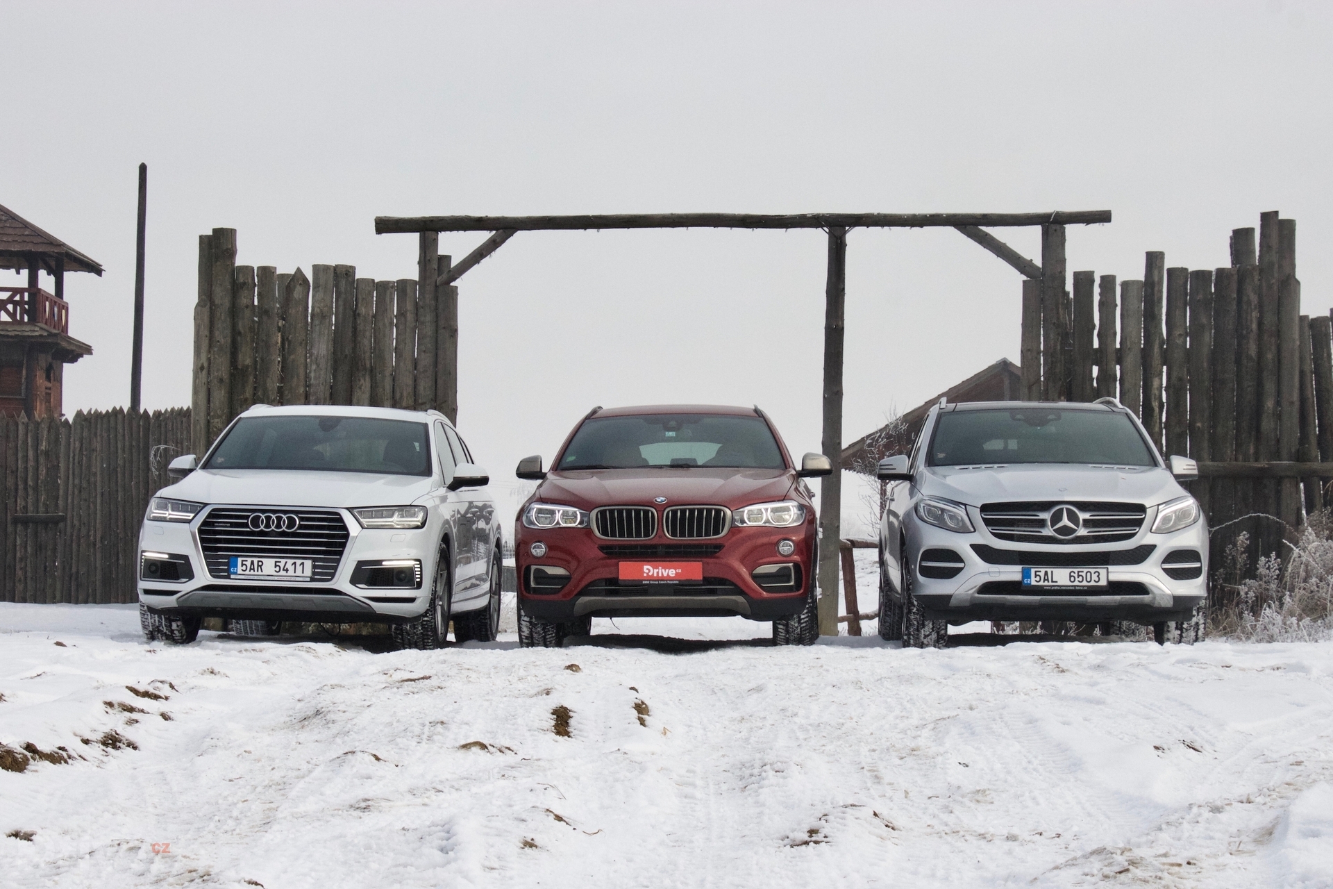 Audi Q7 e-tron, BMW X6 a Mercedes GLE 500 e